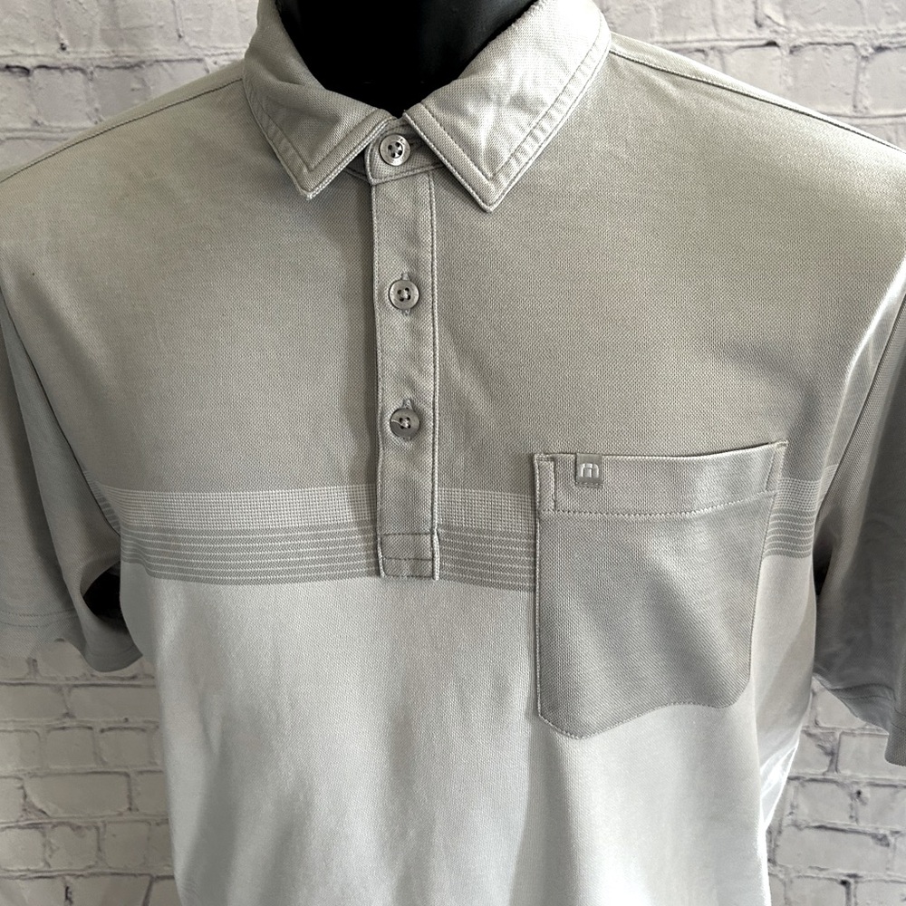 TRAVIS MATHEW men’s size medium soft cotton golf polo